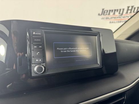 Used 2025 Nissan Kicks S AWD/4WD image 19