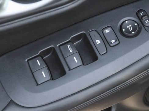 Used 2024 Honda HR-V LX image 27