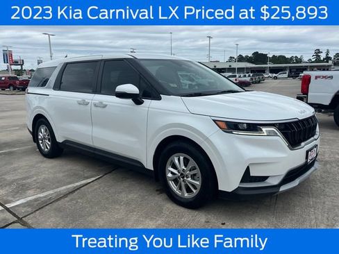 Used 2023 Kia Carnival LX FWD image 1
