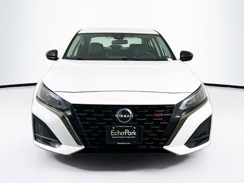 Used 2024 Nissan Altima 2.5 SR image 2