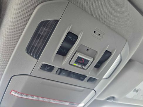 Used 2022 Toyota Highlander XLE image 36