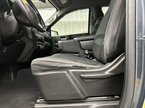 Used 2019 Chevrolet Silverado 1500 Custom Trail Boss w/ Custom Convenience Package AWD/4WD image 17