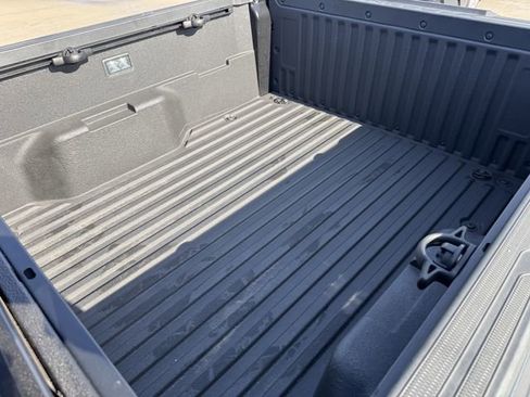 Certified 2025 Toyota Tacoma SR5 AWD/4WD image 29
