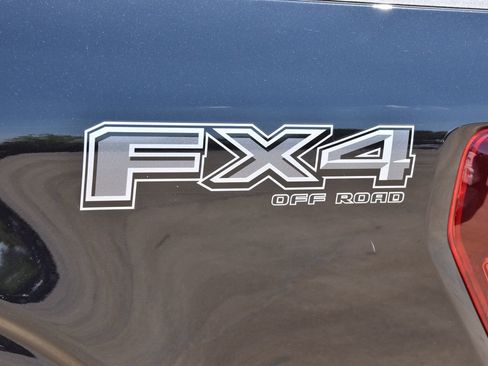 Used 2025 Ford F150 Lariat w/ Equipment Group 501A Mid image 13