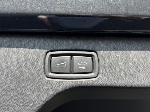 Used 2024 Porsche Macan 4 Electric image 16