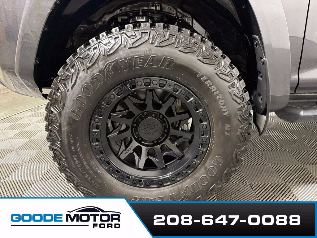 Used 2023 Toyota 4Runner SR5 AWD/4WD image 26