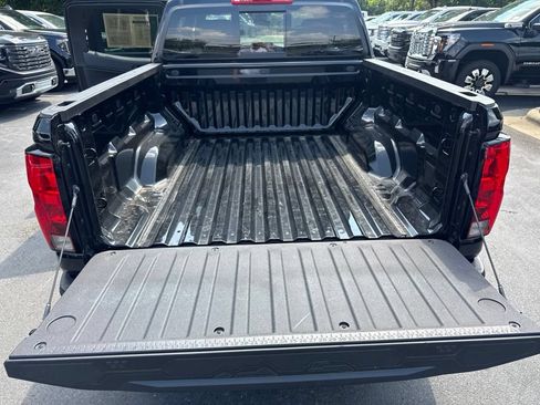 Certified 2026 Chevrolet Colorado W/T RWD image 19