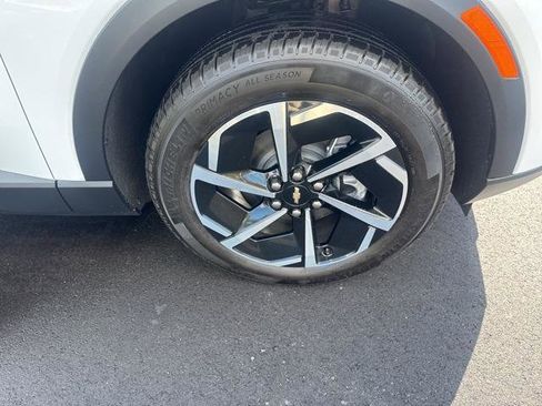 New 2026 Chevrolet Equinox EV LT image 31