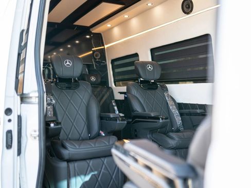 Used 2024 Mercedes-Benz Sprinter 2500 image 21