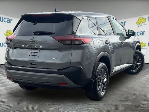 Used 2023 Nissan Rogue S image 6