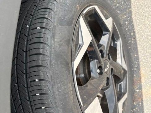 Used 2024 Kia Seltos EX AWD/4WD image 19