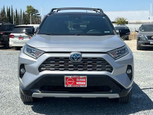 Used 2019 Toyota RAV4 XSE w/ XSE Weather Package AWD/4WD image 11