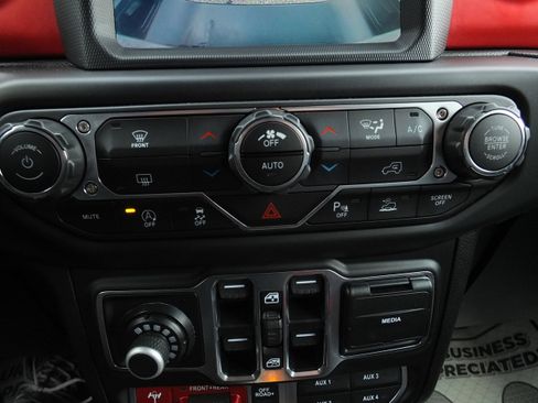 Used 2020 Jeep Gladiator Rubicon image 25