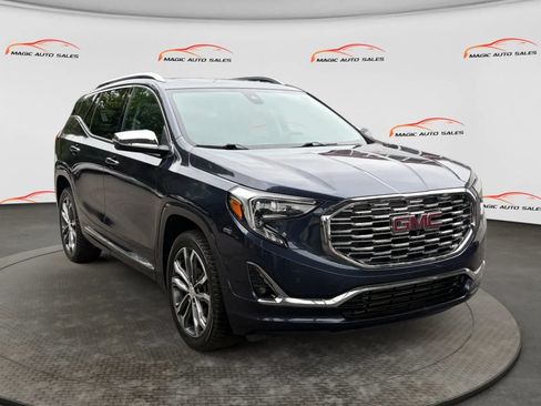 Used 2019 GMC Terrain Denali w/ GMC Pro Grade Package AWD/4WD image 5