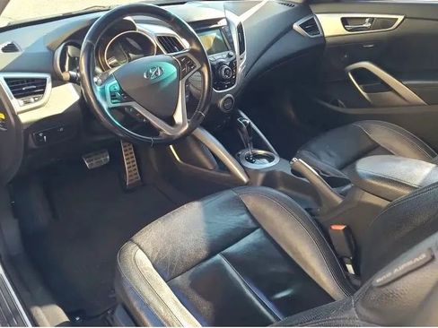 Used 2014 Hyundai Veloster RE:FLEX Edition image 9