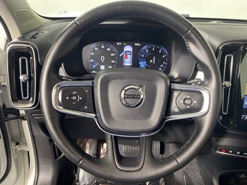 Used 2019 Volvo XC40 T5 Momentum image 15