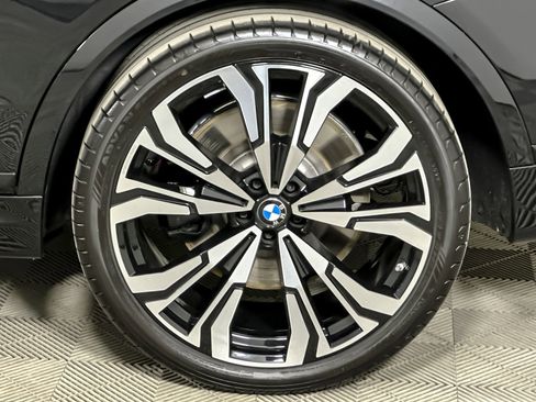 Used 2025 BMW X7 M60i AWD/4WD image 27