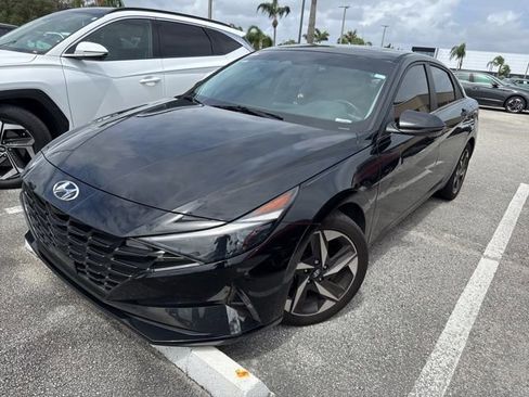 Used 2023 Hyundai Elantra Limited image 2