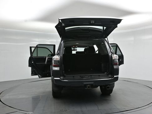 Used 2014 Toyota 4Runner SR5 RWD image 29