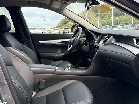 Used 2021 INFINITI QX50 Luxe image 19