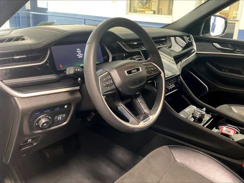 Used 2022 Jeep Grand Cherokee Trailhawk AWD/4WD image 8