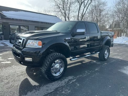 Used 2005 Ford F150 Lariat image 1