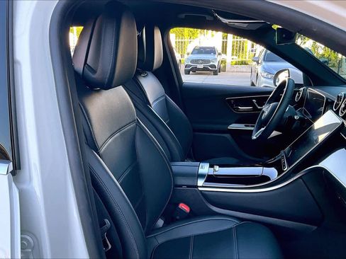 Used 2024 Mercedes-Benz GLC 300 GLC 300 image 9