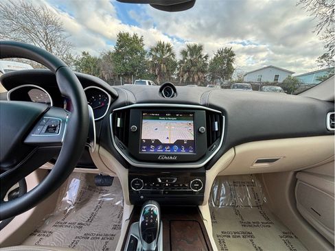Used 2016 Maserati Ghibli S image 11