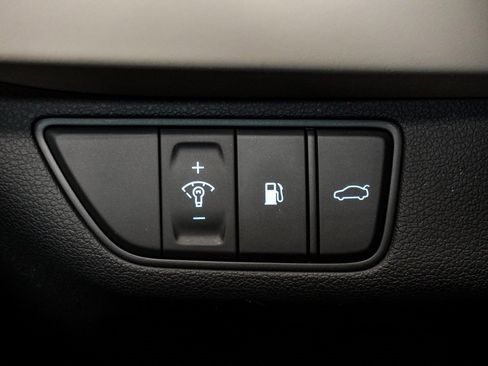 Used 2022 Genesis G70 3.3T w/ Sport Advanced Package image 29