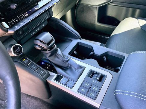 Used 2024 Toyota Land Cruiser image 17