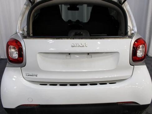 Used 2016 smart fortwo passion image 35