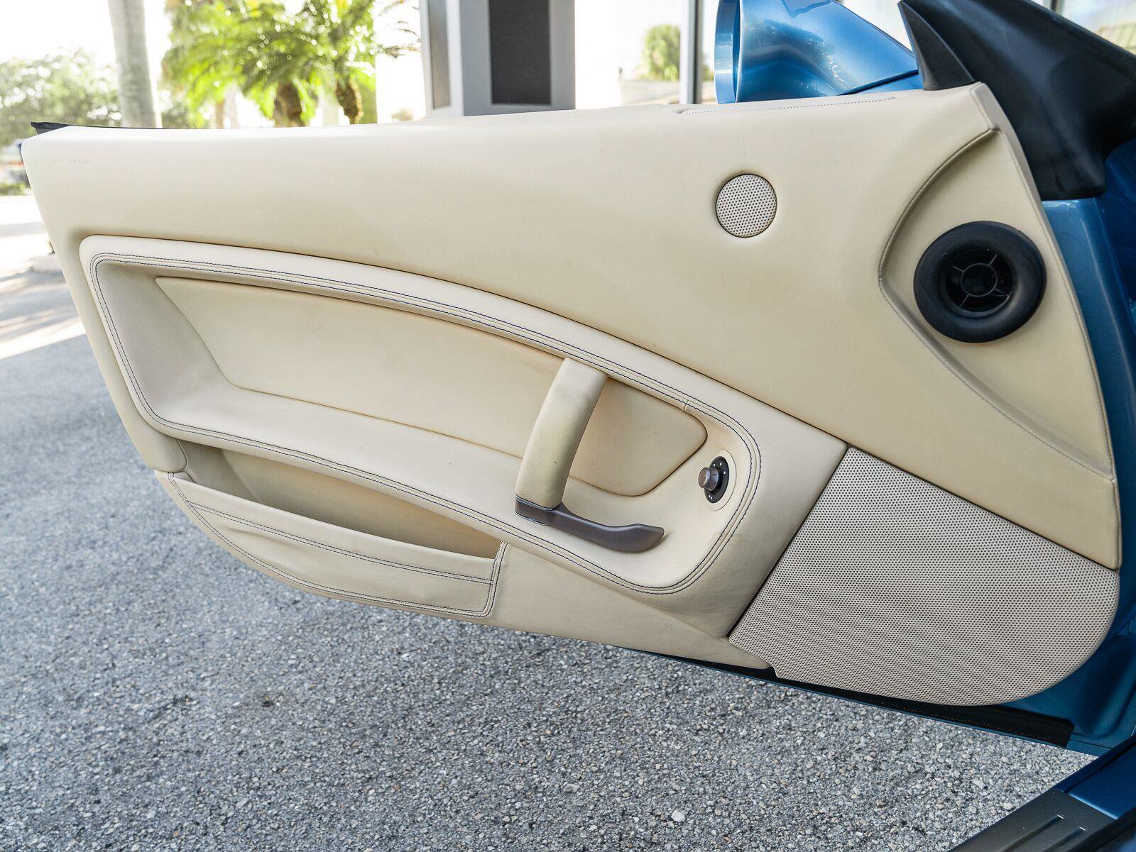 Used 2010 Ferrari California RWD image 32