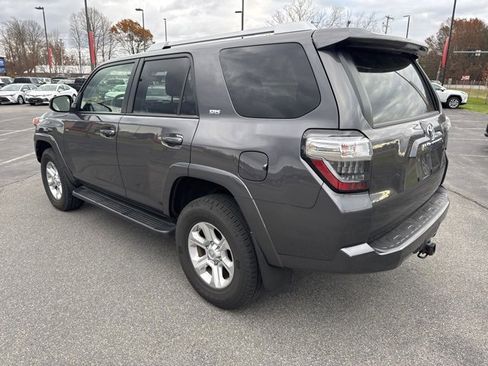 Used 2016 Toyota 4Runner SR5 image 3