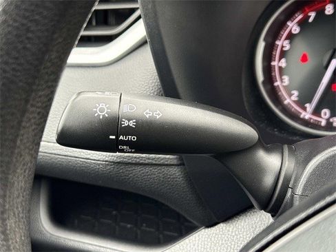 Used 2025 Toyota RAV4 XLE image 27