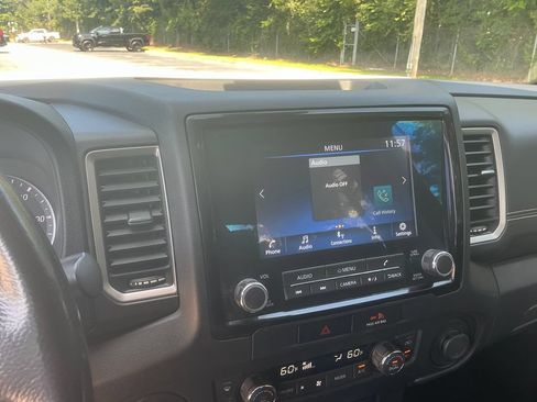 Used 2023 Nissan Frontier SV w/ SV Convenience Package RWD image 7