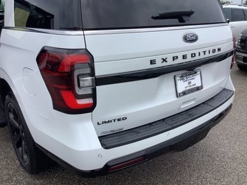 Used 2022 Ford Expedition Limited AWD/4WD image 24