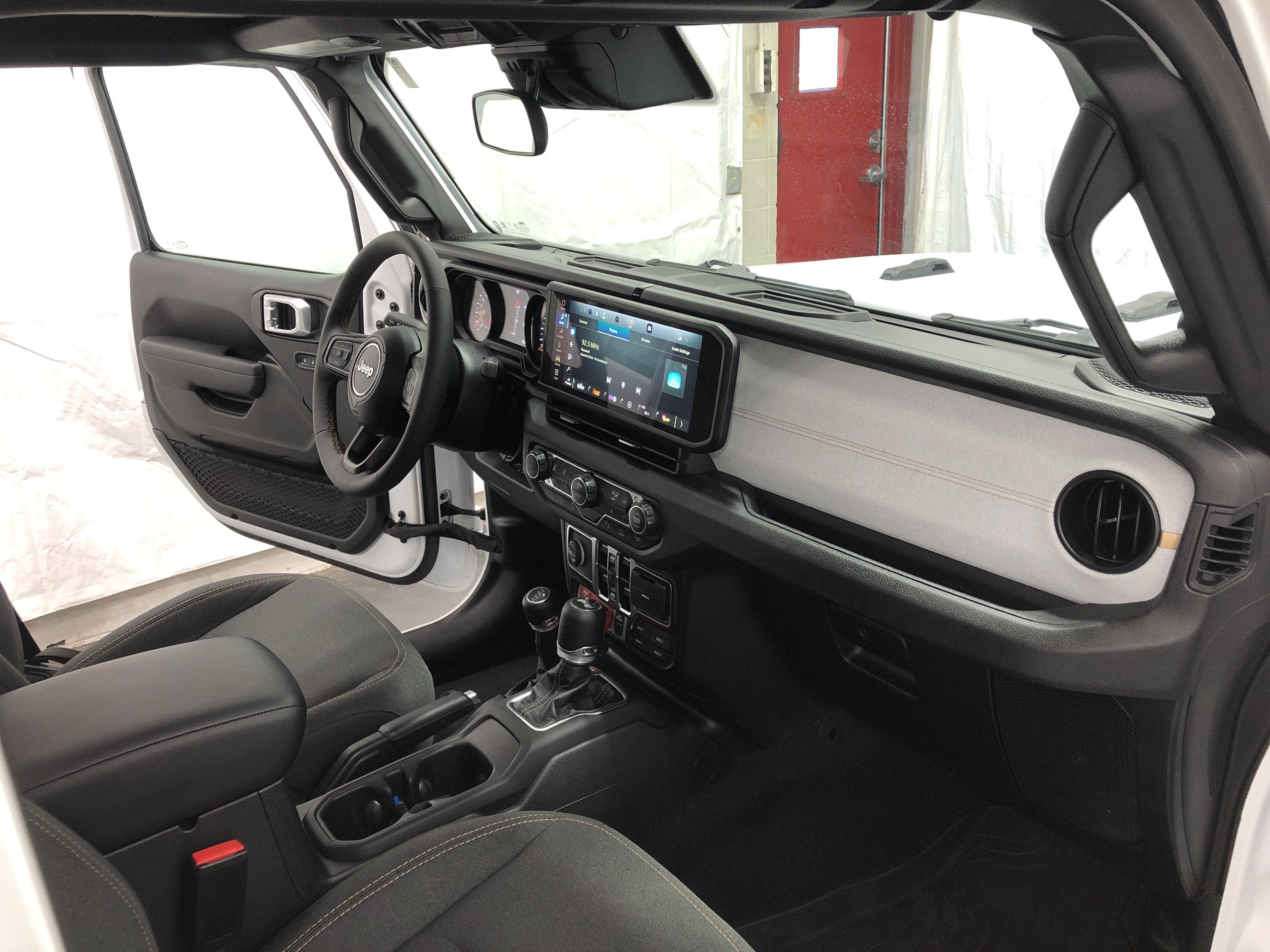 Used 2024 Jeep Wrangler Unlimited Sport AWD/4WD image 10