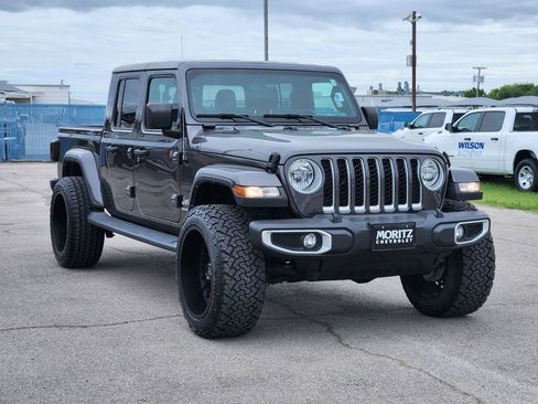 Used 2022 Jeep Gladiator Overland w/ Popular Equipment Package AWD/4WD image 3