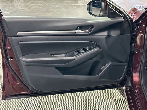 Used 2023 Nissan Altima 2.5 SV image 15