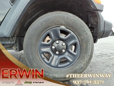 Used 2022 Jeep Wrangler Sport image 9