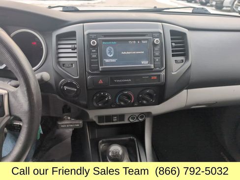Used 2015 Toyota Tacoma 4x4 Access Cab w/ Convenience Package image 19