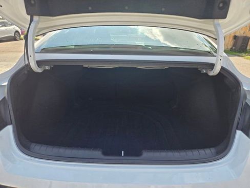 Used 2025 Hyundai Elantra SEL FWD image 7