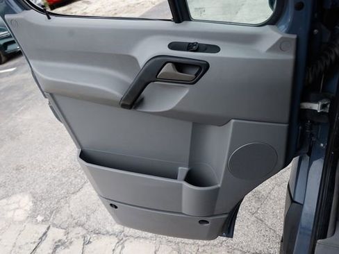 Used 2018 Mercedes-Benz Sprinter 2500 image 38