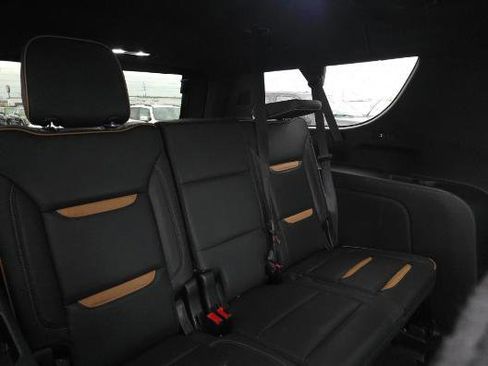 Used 2023 GMC Yukon XL AT4 w/ AT4 Premium Package image 12