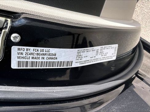 Used 2022 Chrysler Pacifica Touring-L FWD image 31