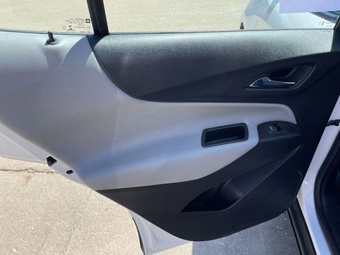 Used 2023 Chevrolet Equinox LS w/ Driver Confidence II Package FWD image 12