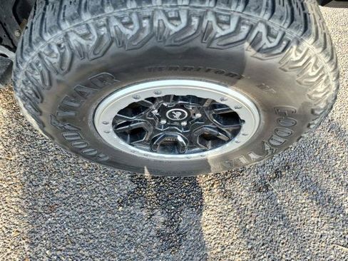 Certified 2023 Ford Bronco Badlands w/ Sasquatch Package AWD/4WD image 11