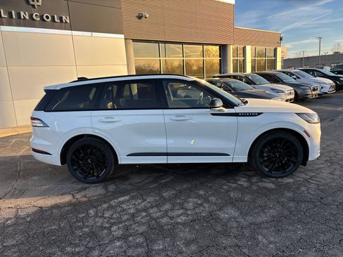 Certified 2025 Lincoln Aviator Reserve w/ Equipment Group 201A image 8