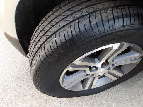 Used 2016 Chevrolet Traverse LT image 41