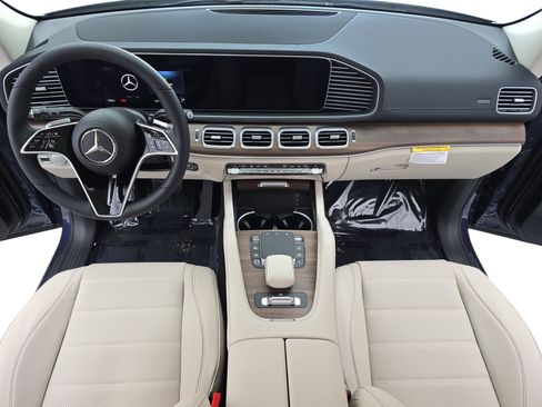 New 2026 Mercedes-Benz GLS 450 4MATIC image 9
